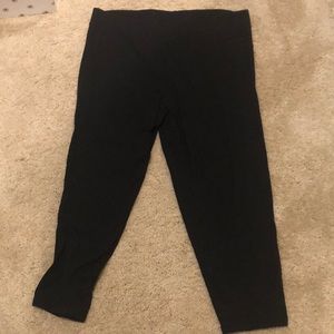 Cropped black leggings